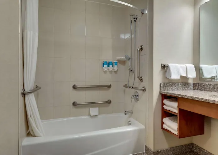 Hotel Drury Plaza Mt Vernon 4*