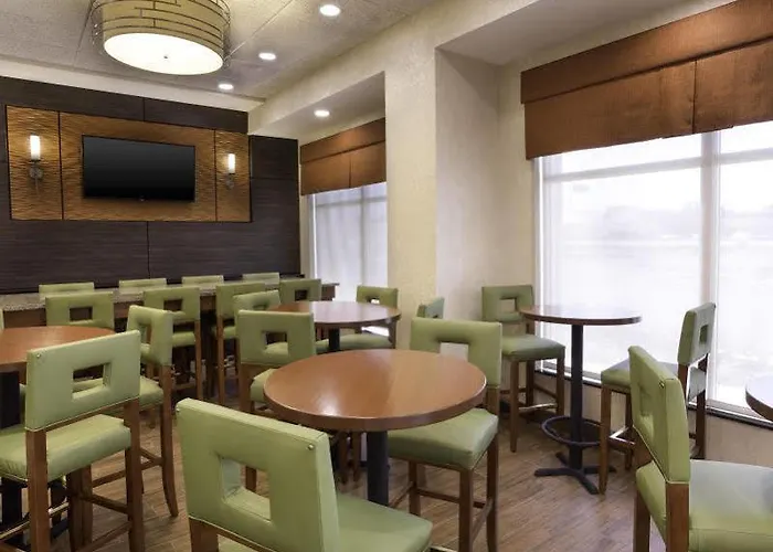 Drury Plaza Mt Vernon Hotel 4*