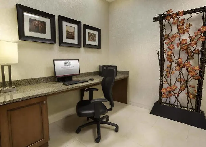 Hotel Drury Plaza Mt Vernon 4*